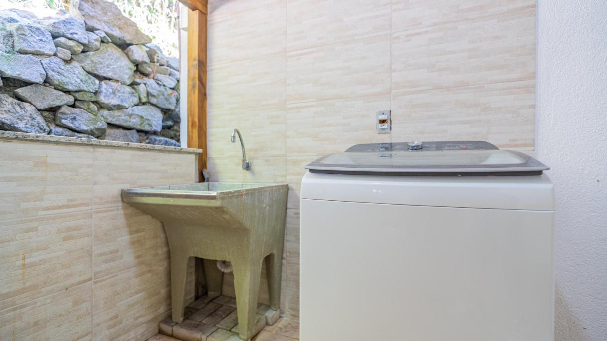 Residencial Com Piscina Possui Jacuzzi Aquecida Com Hidromassagem Villa Bombinhas Exteriör bild