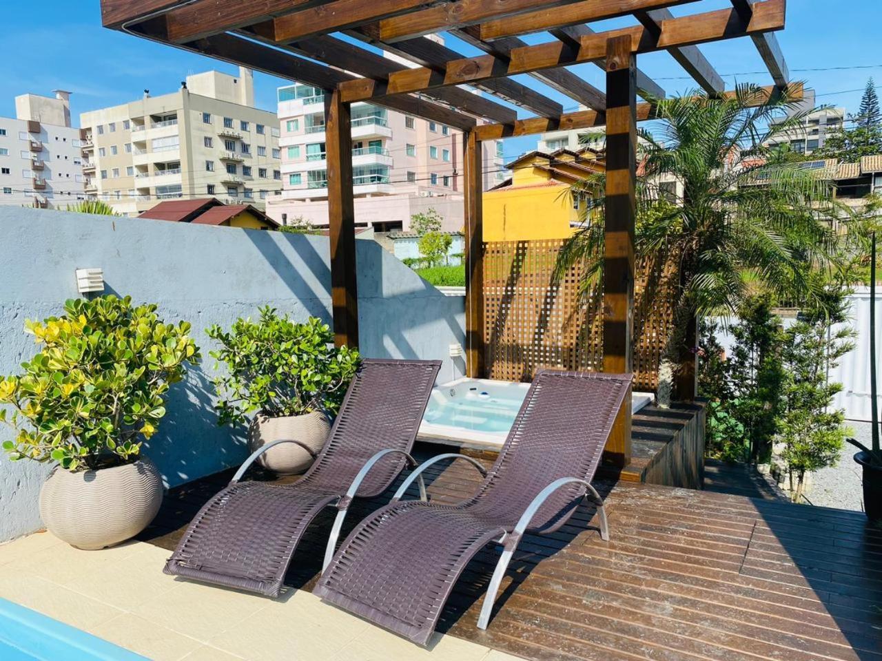 Residencial Com Piscina Possui Jacuzzi Aquecida Com Hidromassagem Villa Bombinhas Exteriör bild