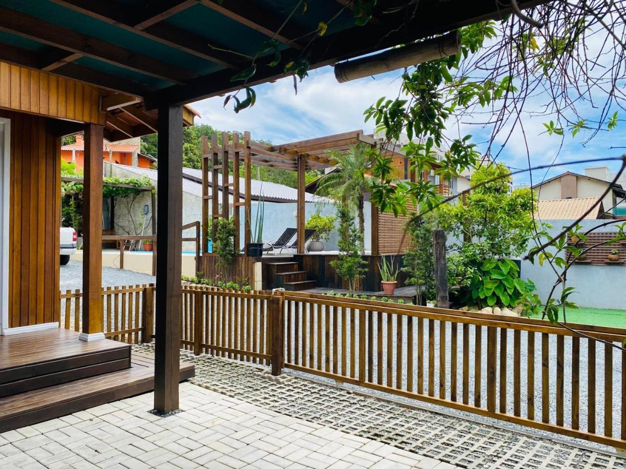 Residencial Com Piscina Possui Jacuzzi Aquecida Com Hidromassagem Villa Bombinhas Exteriör bild