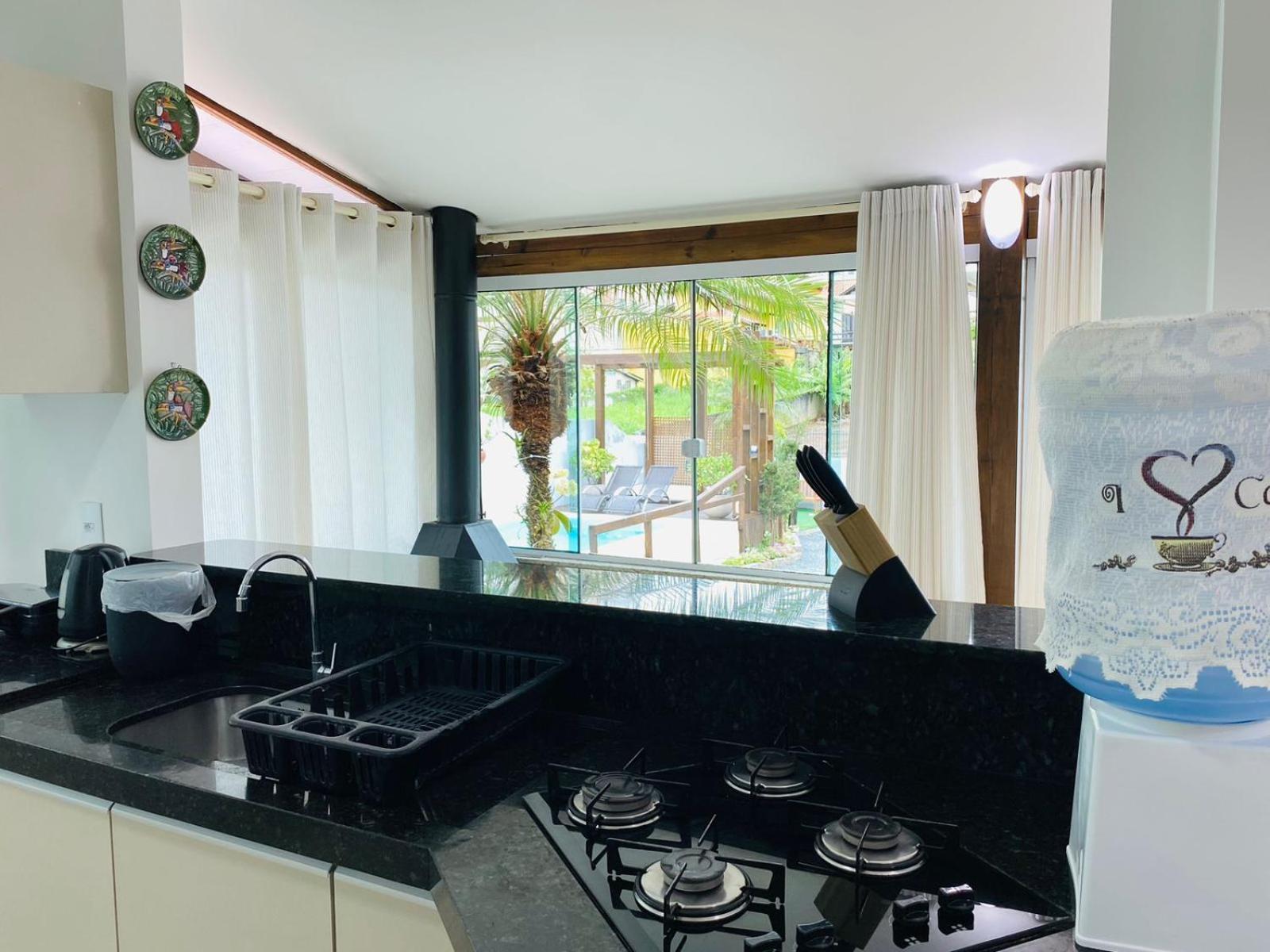 Residencial Com Piscina Possui Jacuzzi Aquecida Com Hidromassagem Villa Bombinhas Exteriör bild