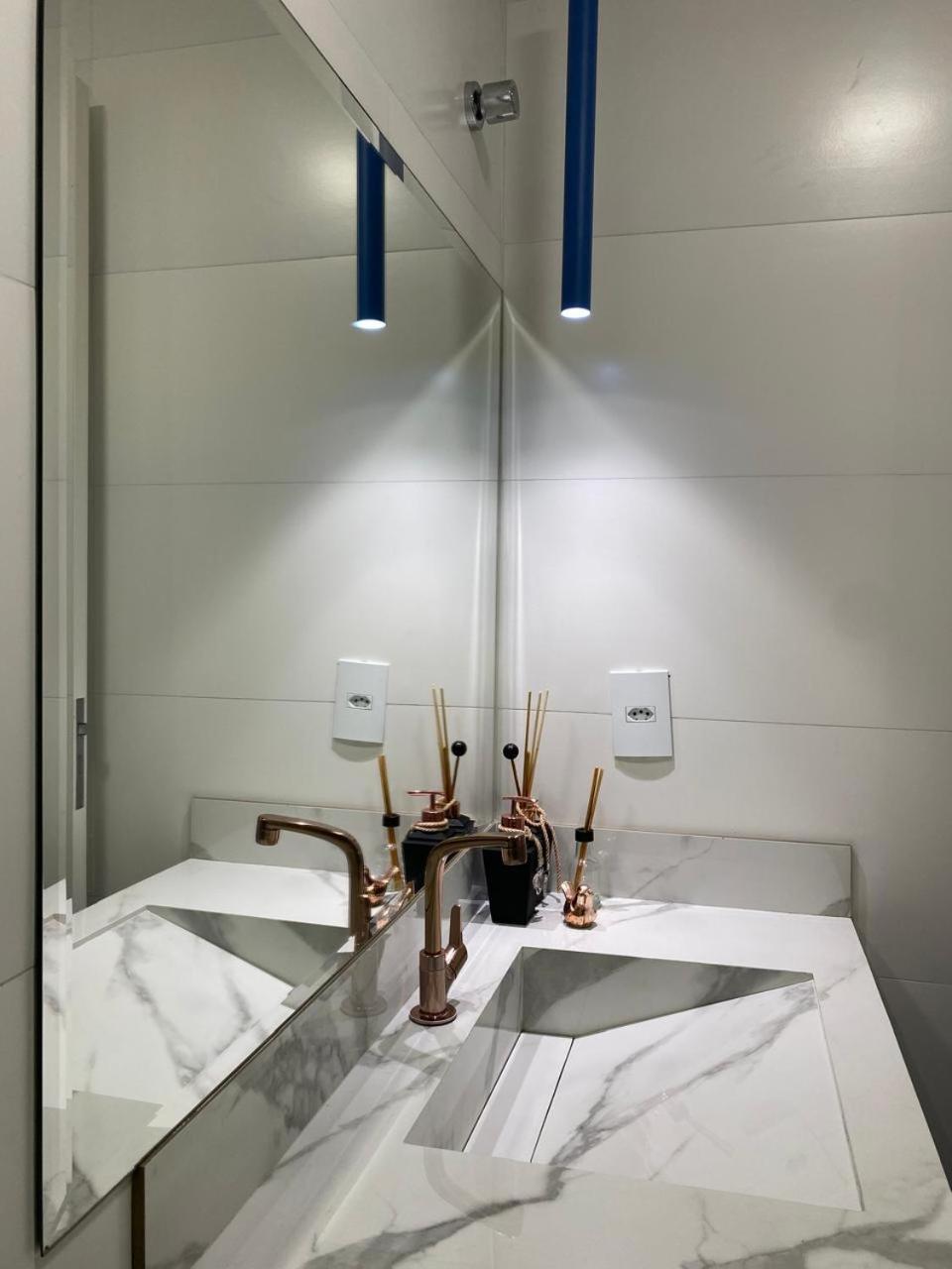 Residencial Com Piscina Possui Jacuzzi Aquecida Com Hidromassagem Villa Bombinhas Exteriör bild