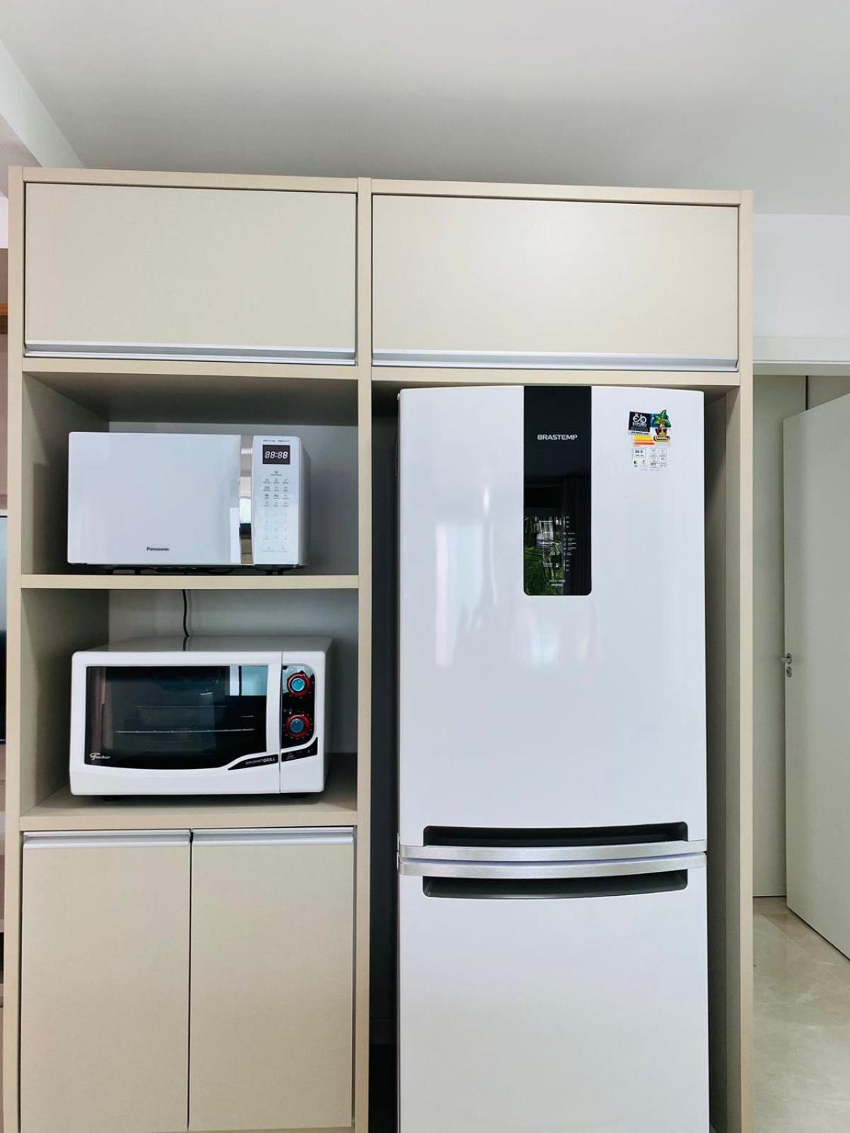 Residencial Com Piscina Possui Jacuzzi Aquecida Com Hidromassagem Villa Bombinhas Exteriör bild