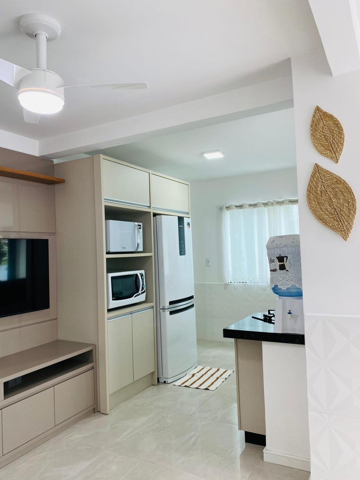 Residencial Com Piscina Possui Jacuzzi Aquecida Com Hidromassagem Villa Bombinhas Exteriör bild