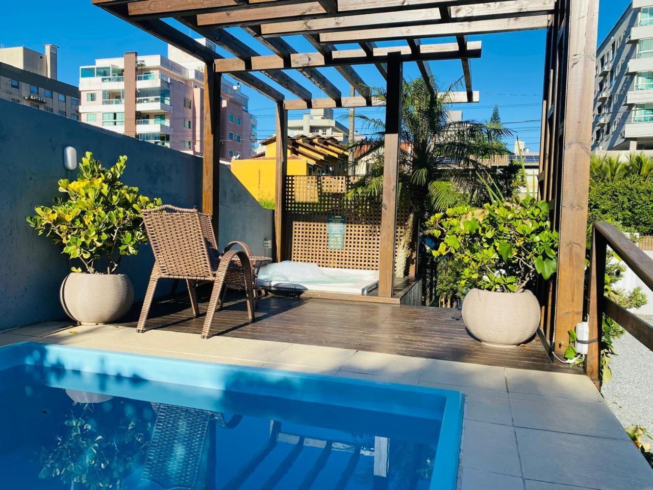 Residencial Com Piscina Possui Jacuzzi Aquecida Com Hidromassagem Villa Bombinhas Exteriör bild