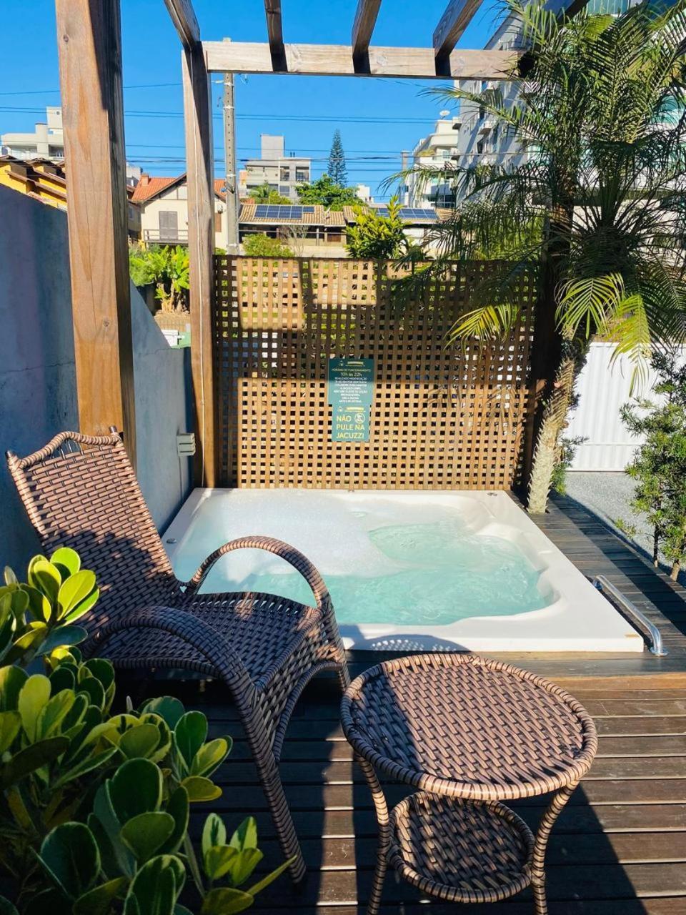 Residencial Com Piscina Possui Jacuzzi Aquecida Com Hidromassagem Villa Bombinhas Exteriör bild